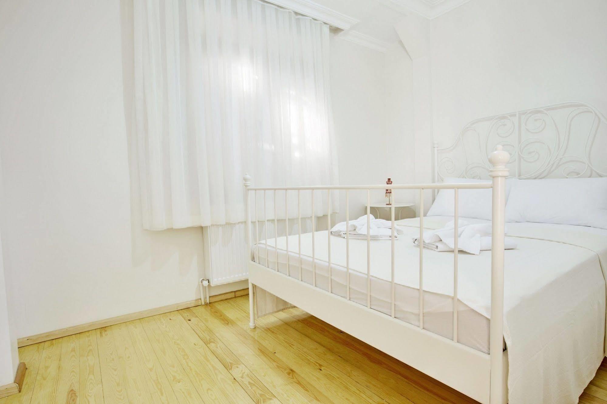 Buyukada Apart Hotel - Sehbal Адалар Экстерьер фото